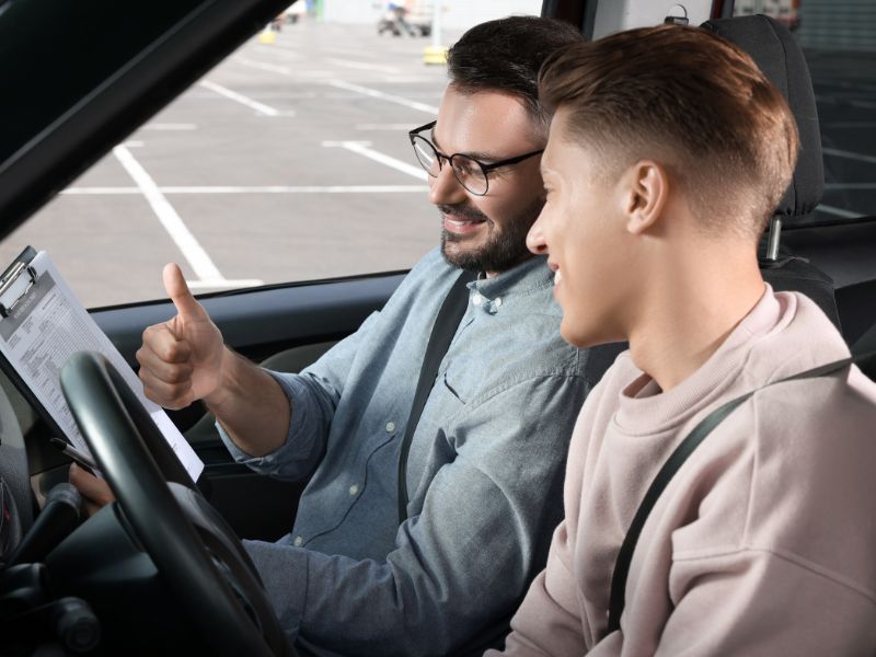 Perché prendere la Patente B in autoscuola?